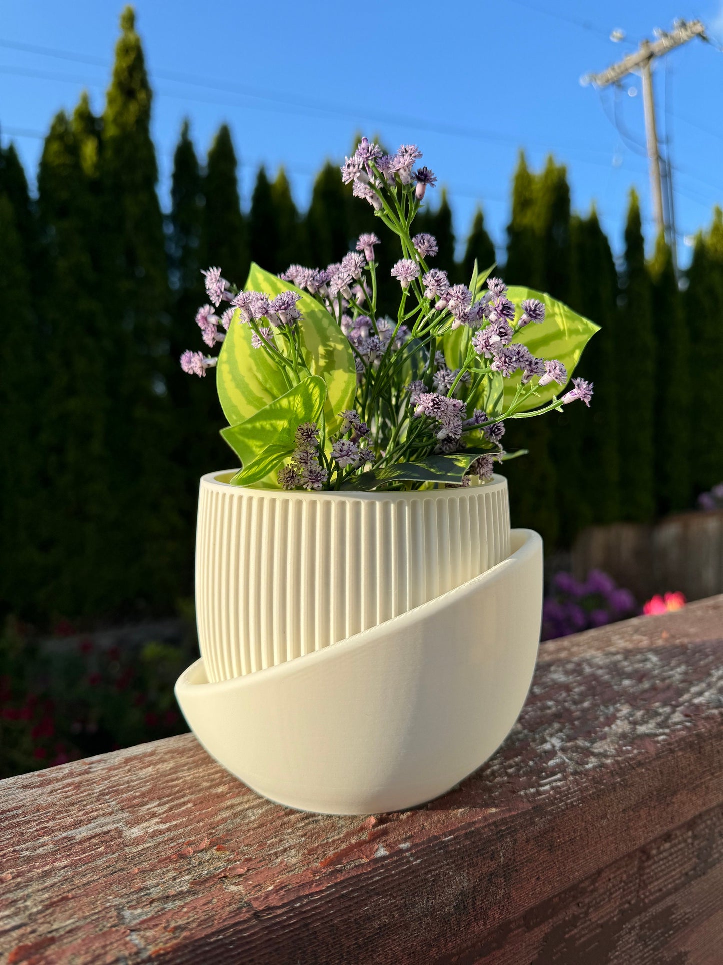 Elegance Planter Decorative Pot for Home and Office Deco, Ideal Housewarming Gift, Perfect Gift Option