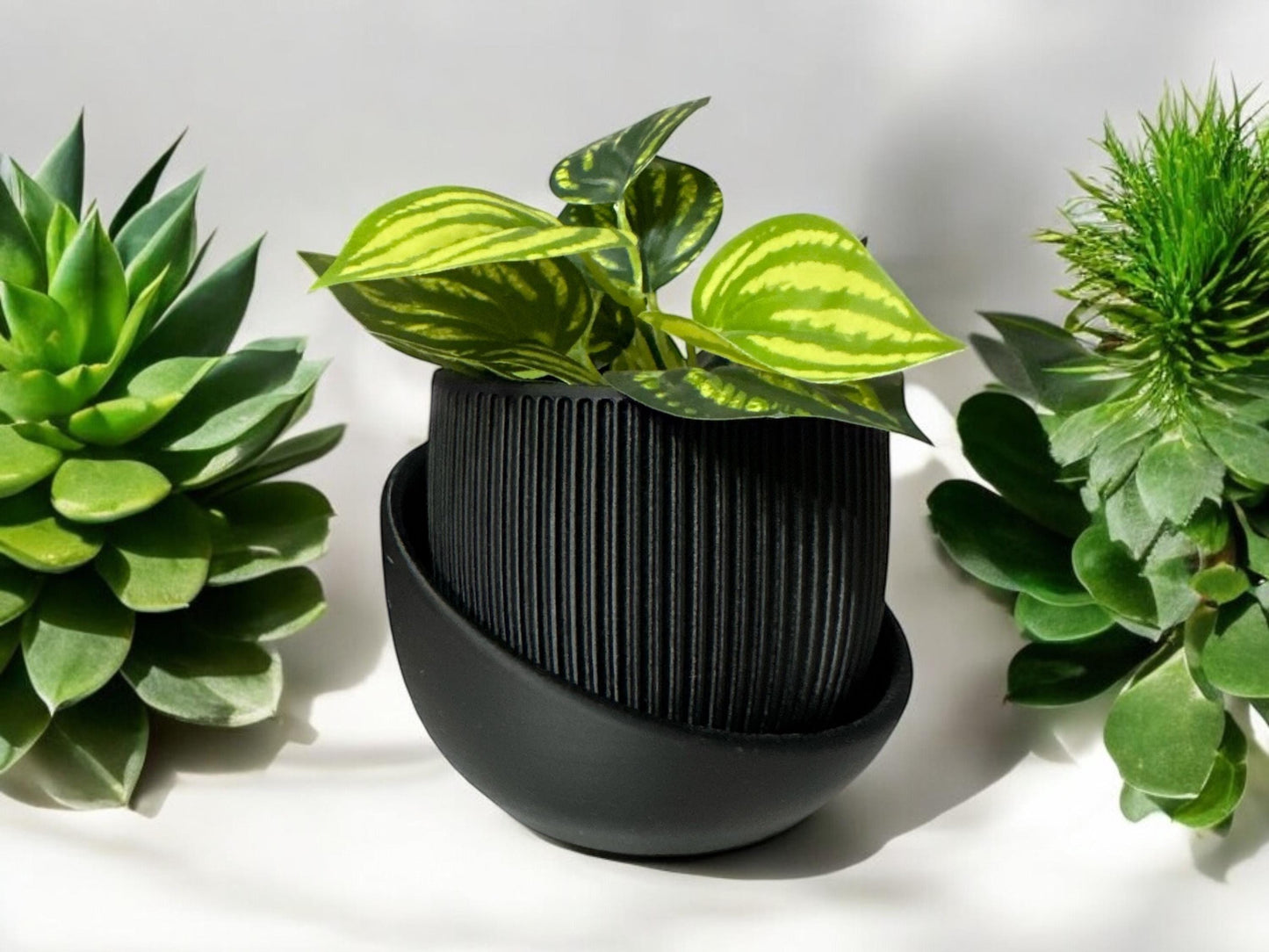 Elegance Planter Decorative Pot for Home and Office Deco, Ideal Housewarming Gift, Perfect Gift Option